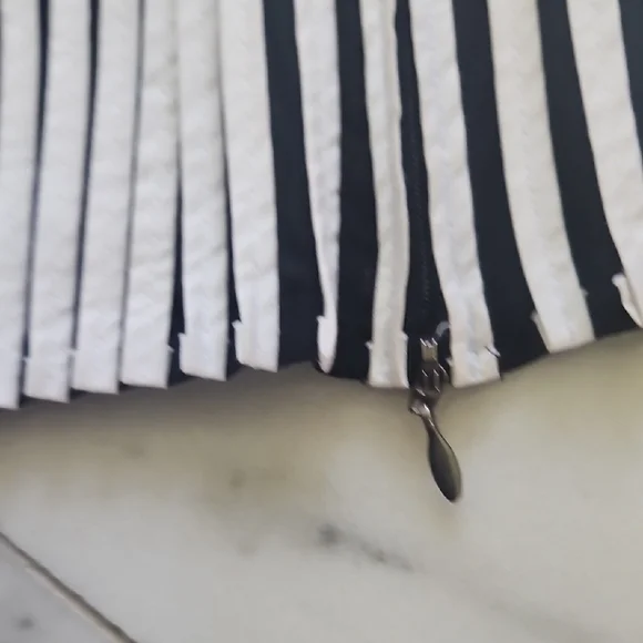 Andrea Roseti Black and White Patterned Top and Jacket Set - Picture 6 of 12